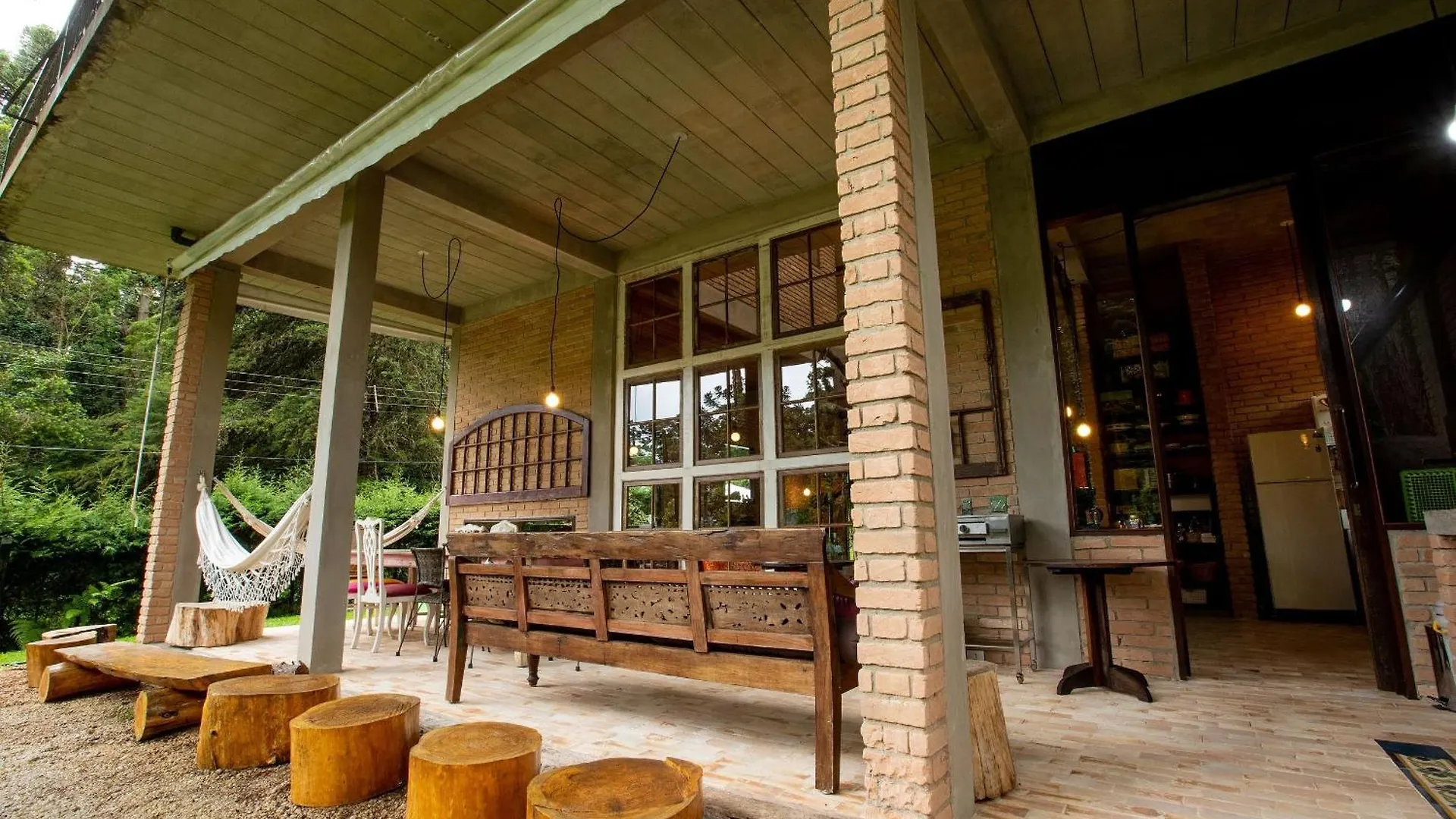 Design Home By The Lodges Campos do Jordão Ferienhaus